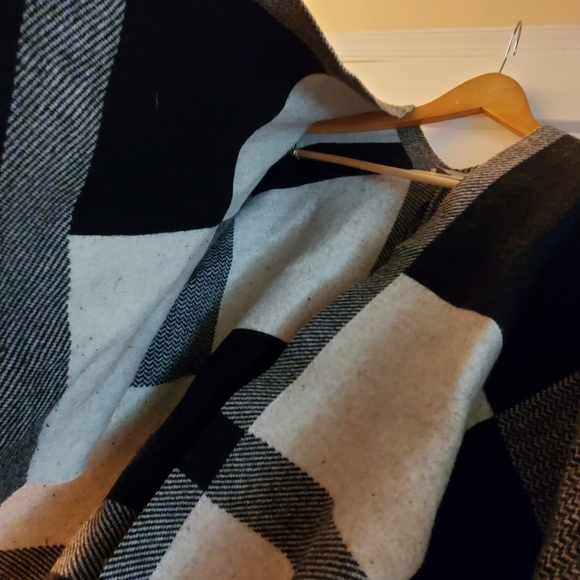 KENAR Cardigan - Picture 3 of 4